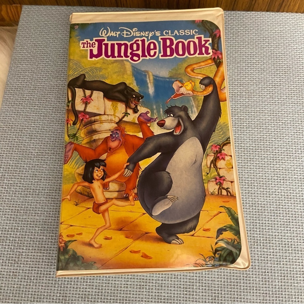 💥5/$25 Vintage Disney the jungle book black diamond vhs tape